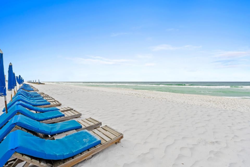 Nearby landmark, Day, Natural landscape, Beach, Sea view, sunbed