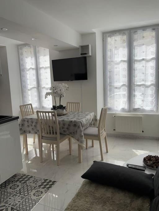 Appartement 2 pièces centre-ville Apartment in Île-de-France