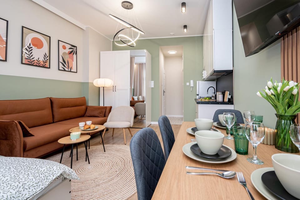 Kitchen or kitchenette, Seating area, Dining area
