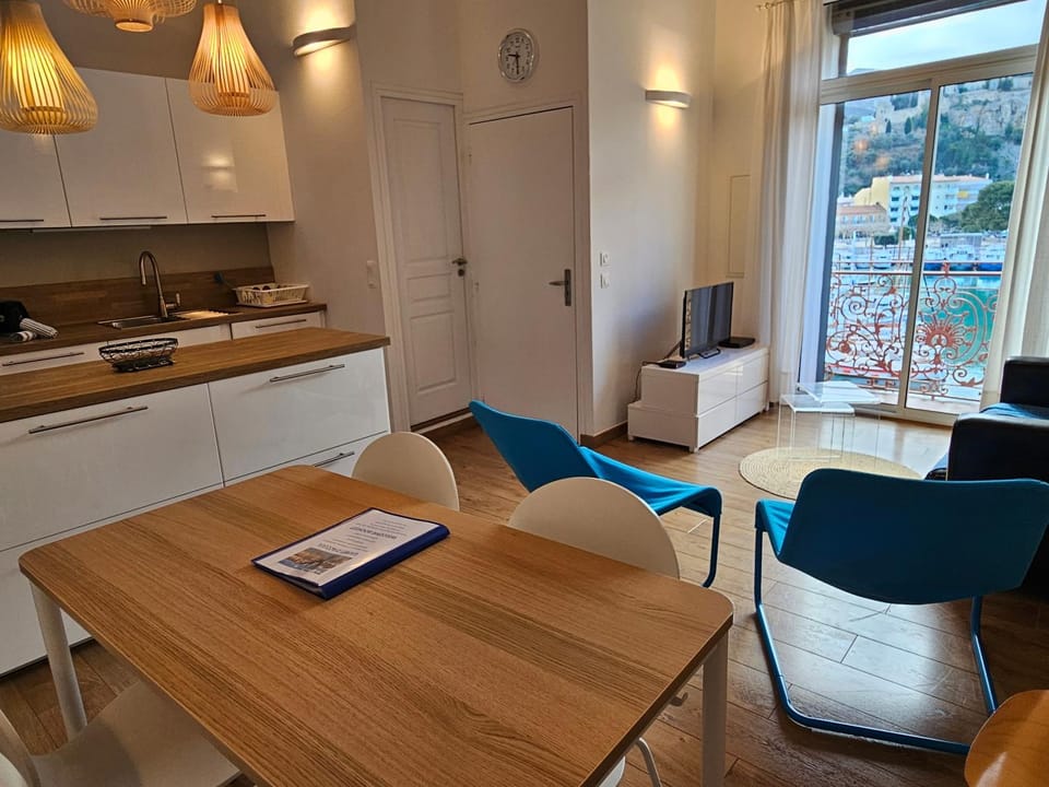 TV and multimedia, Kitchen or kitchenette, Dining area