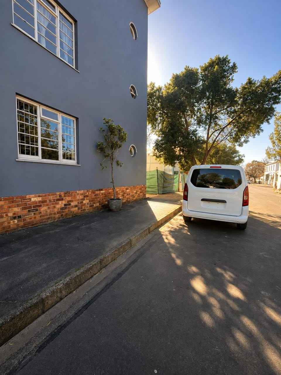 Facade/entrance, Parking