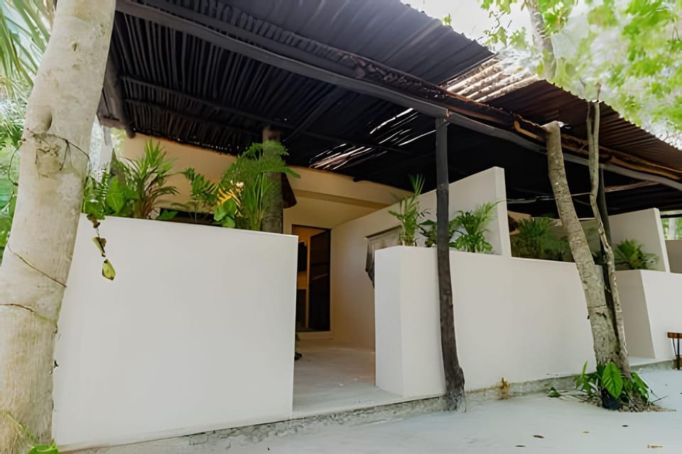 Facade/entrance, Balcony/Terrace