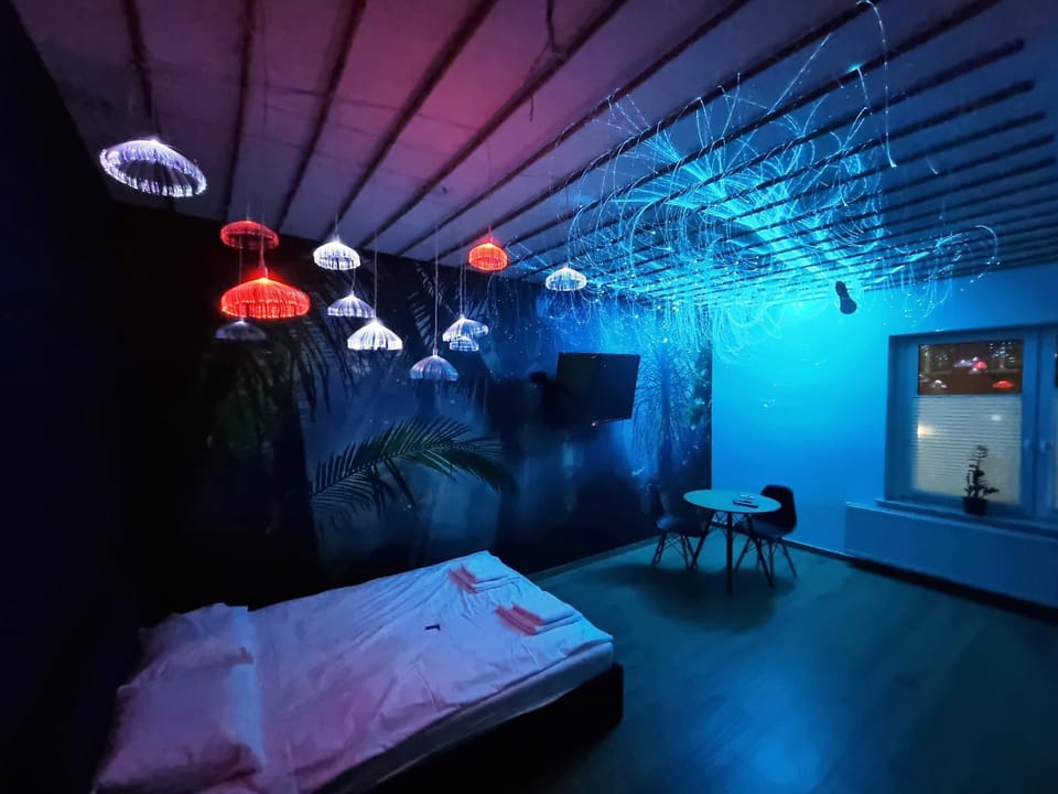 Photo of the whole room, Bedroom