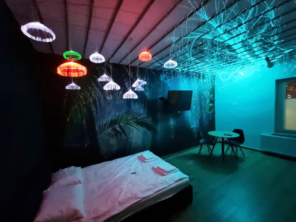 Communal lounge/ TV room