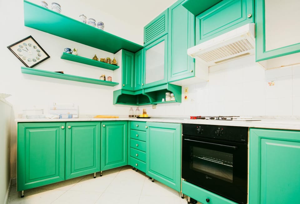 Kitchen or kitchenette, pet friendly, stove