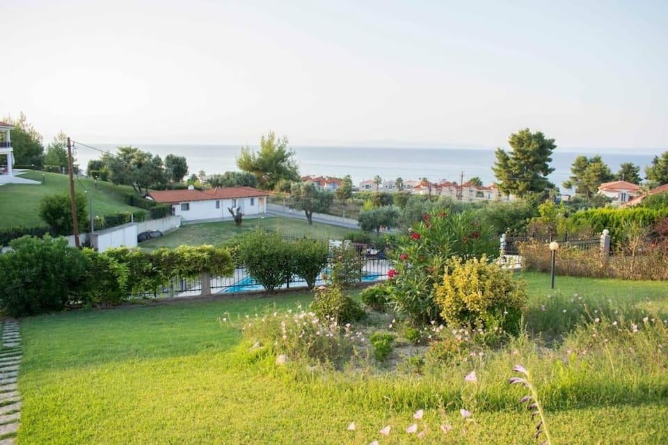 Seaview Villa in Pefkochori Villa in Halkidiki