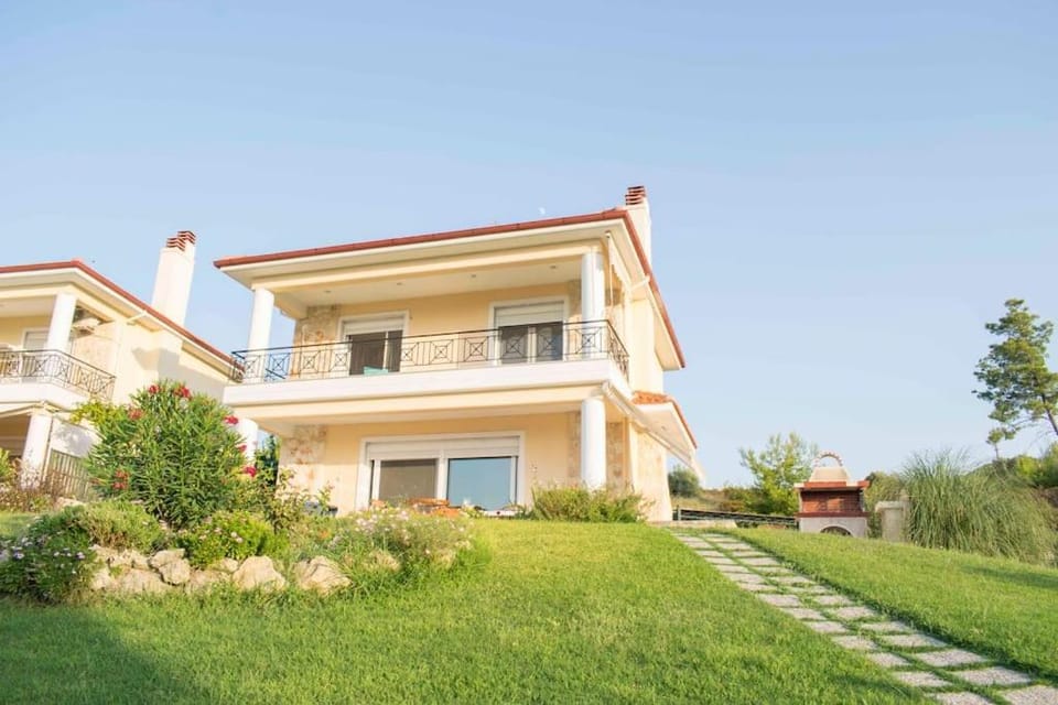Seaview Villa in Pefkochori Villa in Halkidiki