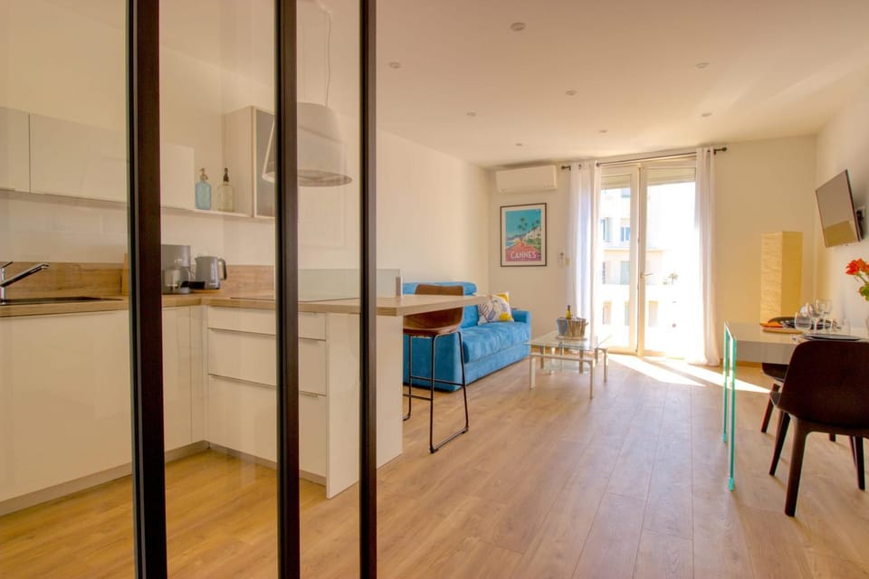 TV and multimedia, Kitchen or kitchenette, Living room, Seating area, pet friendly, stove
