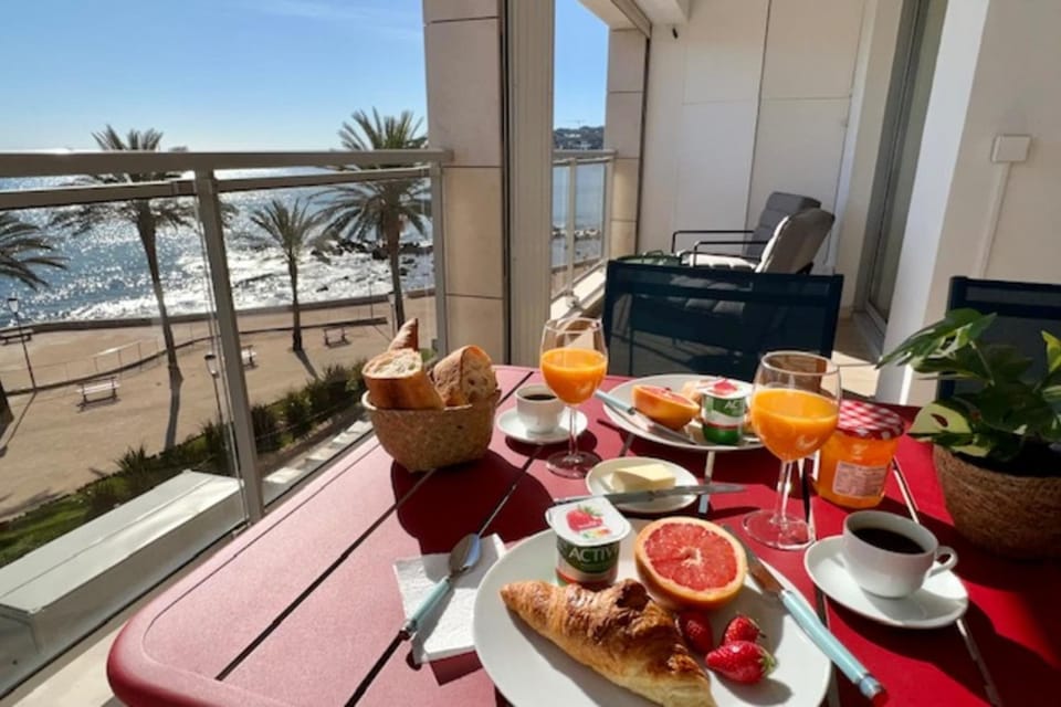 Day, Natural landscape, View (from property/room), Balcony/Terrace, Sea view