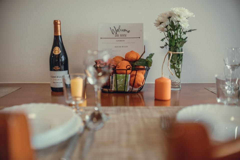 Food and drinks, Dining area