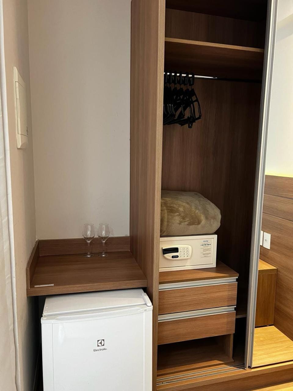 wardrobe