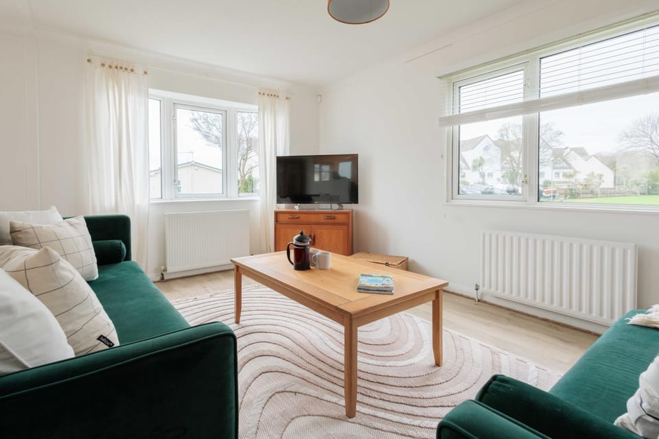 Peaceful Riverside Lodge Free Parking Apartment in Christchurch