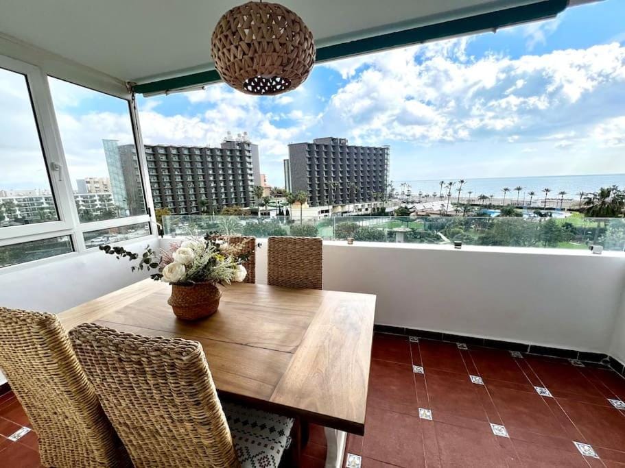 Playamar Deluxe pool & Beach Torremolinos Sinese design homes Apartment in Torremolinos