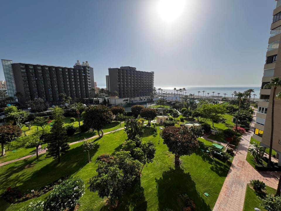 Playamar Deluxe pool & Beach Torremolinos Sinese design homes Apartment in Torremolinos