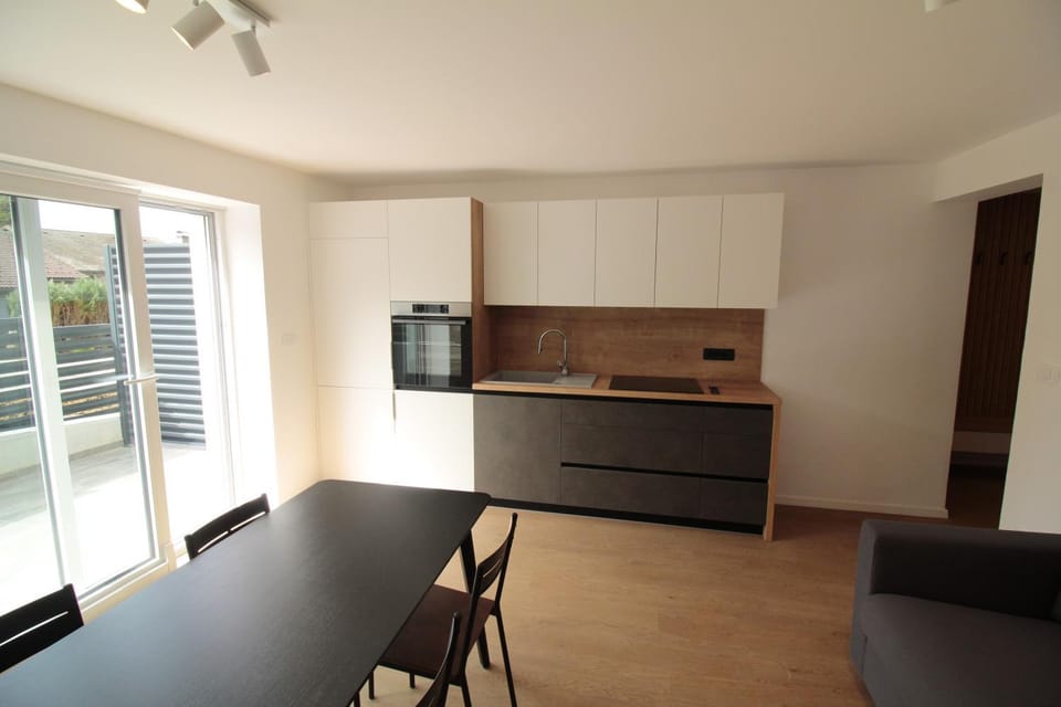 Patio, Kitchen or kitchenette, Seating area, Dining area, pet friendly, stove