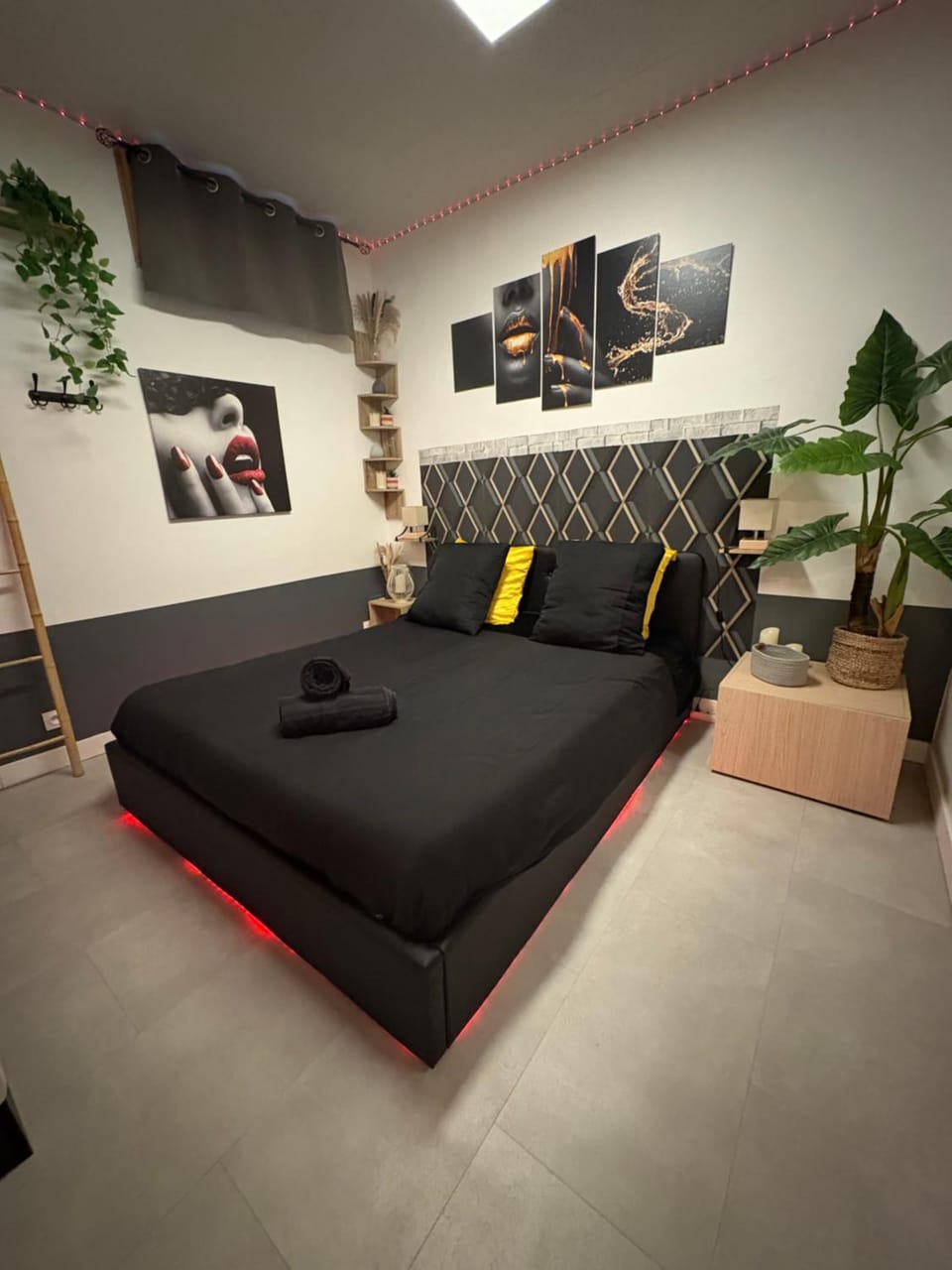 Bed, Decorative detail, Decorative detail