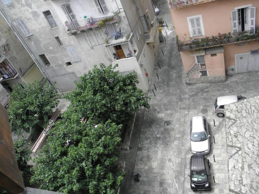 Location studio place du marché 4eme étage Apartment in Bastia