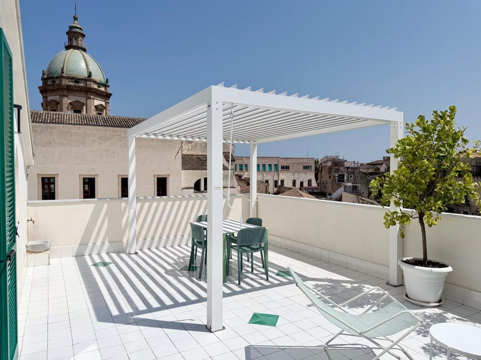 View (from property/room), Balcony/Terrace