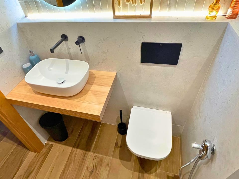 Toilet, Bathroom