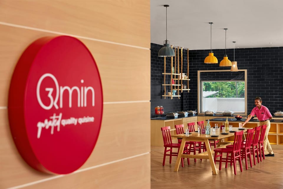 Restaurant/places to eat, Text overlay