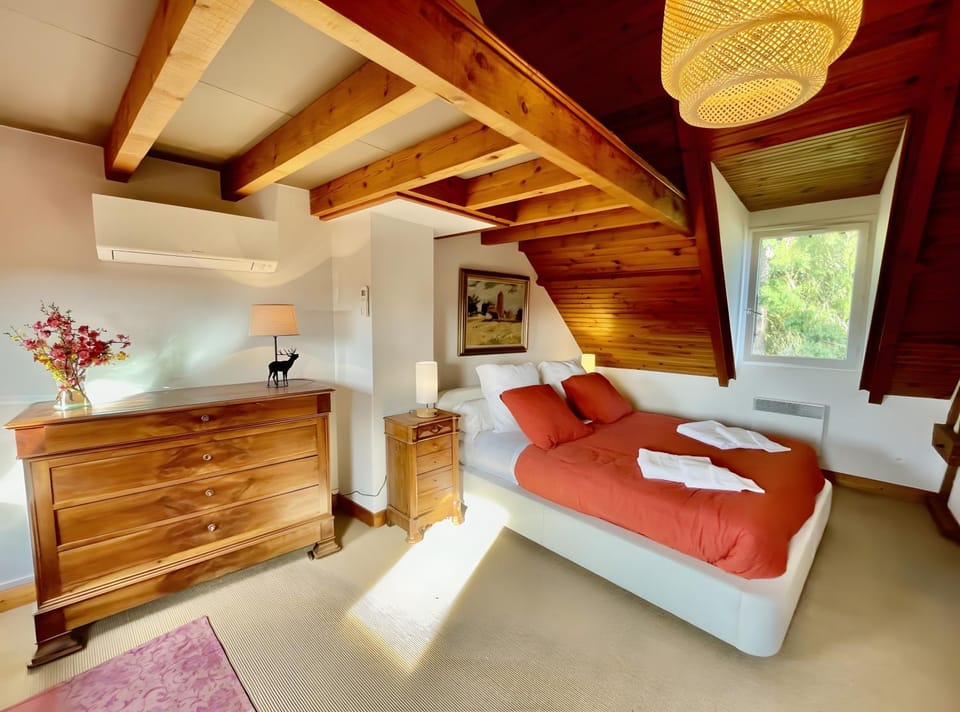 Property building, Living room, Bedroom
