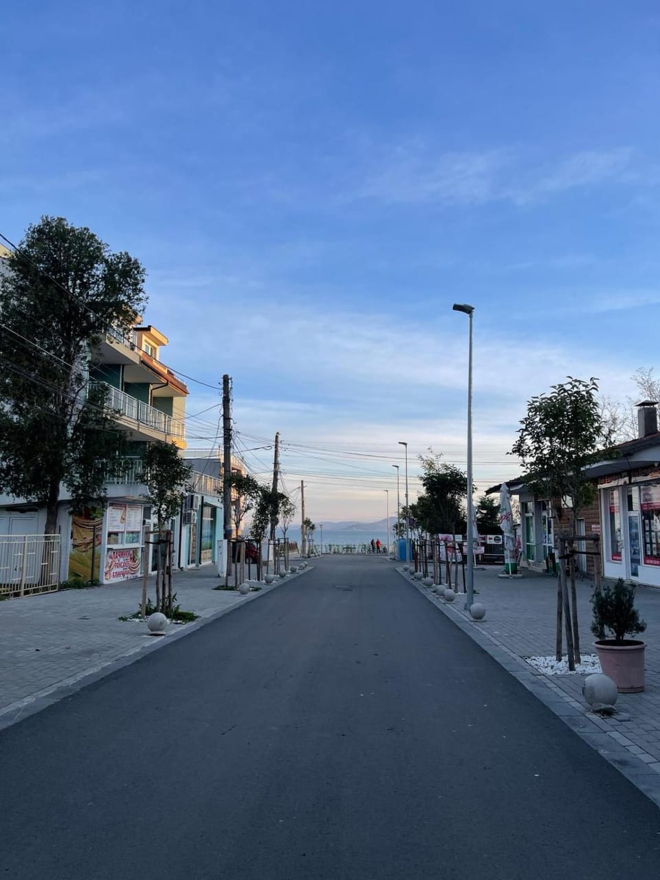 Neighbourhood, Street view