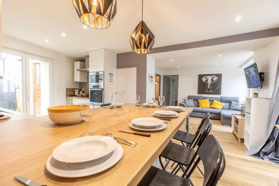 Maison tout équipée Châteaugay Terrasse & Garage Apartment in Auvergne-Rhône-Alpes
