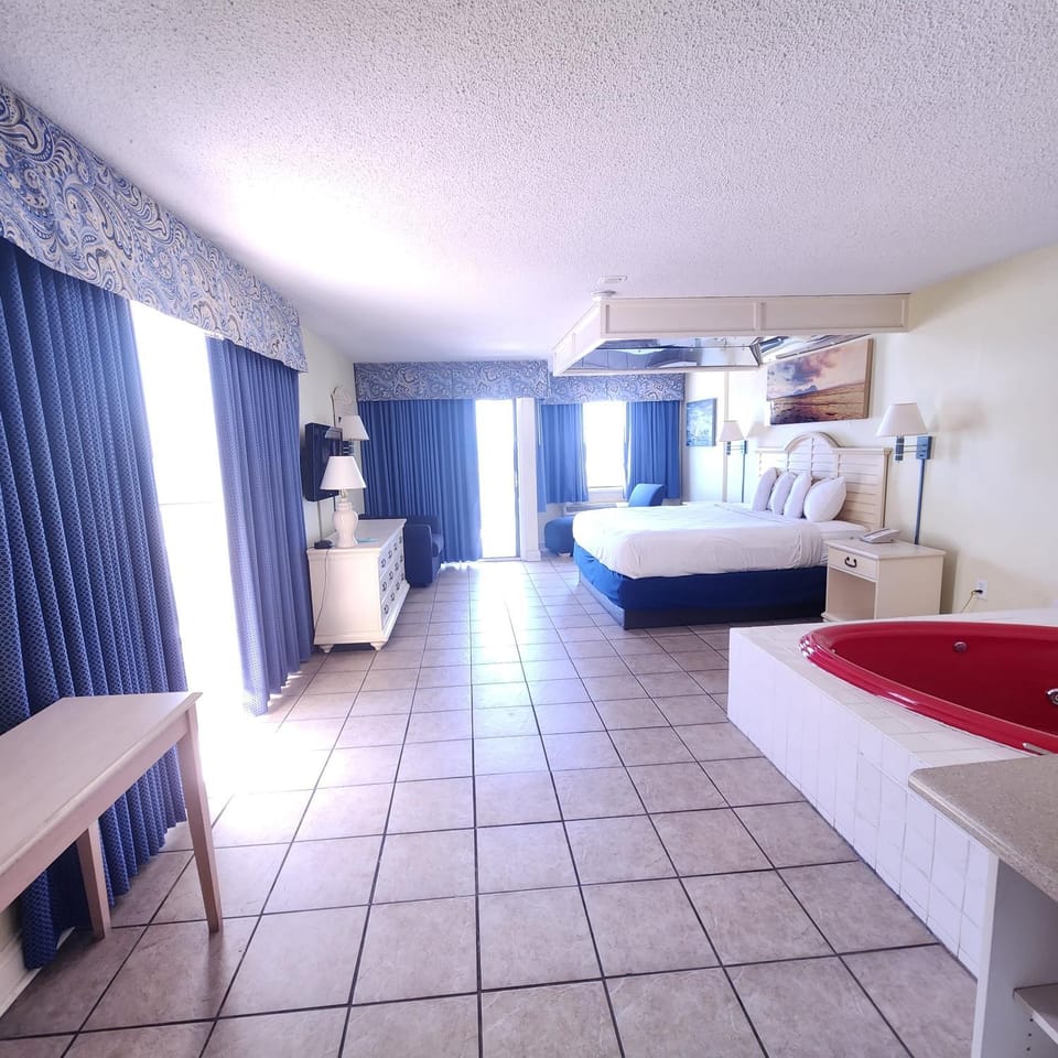 Oceanview Honeymoon Suite with Jacuzzi DW1613 Apartment in Myrtle Beach