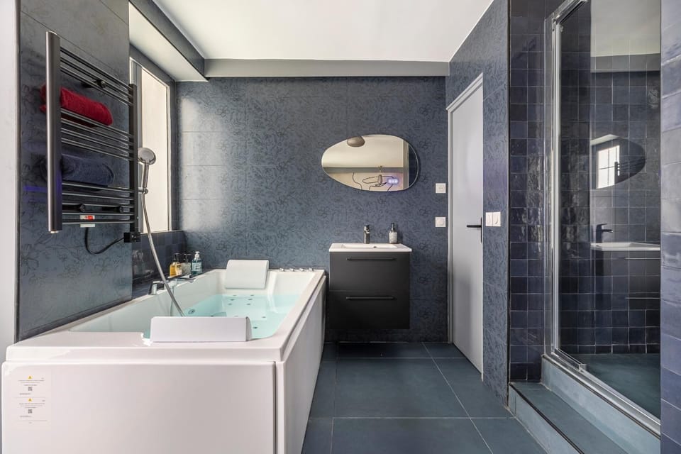 Opéra, Grand Boulevard 9ème, suite avec jacuzzi Apartment in Paris