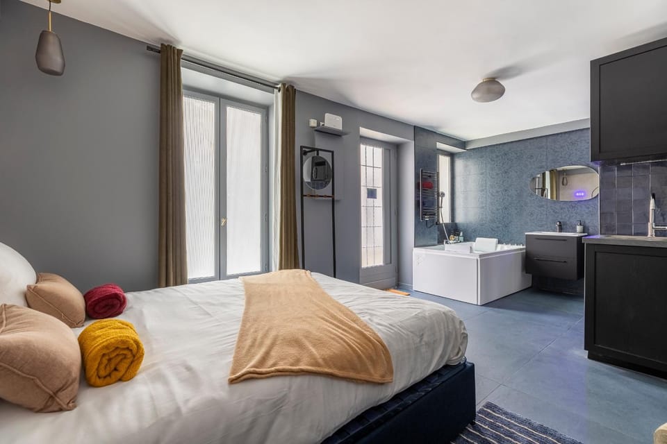 Opéra, Grand Boulevard 9ème, suite avec jacuzzi Apartment in Paris