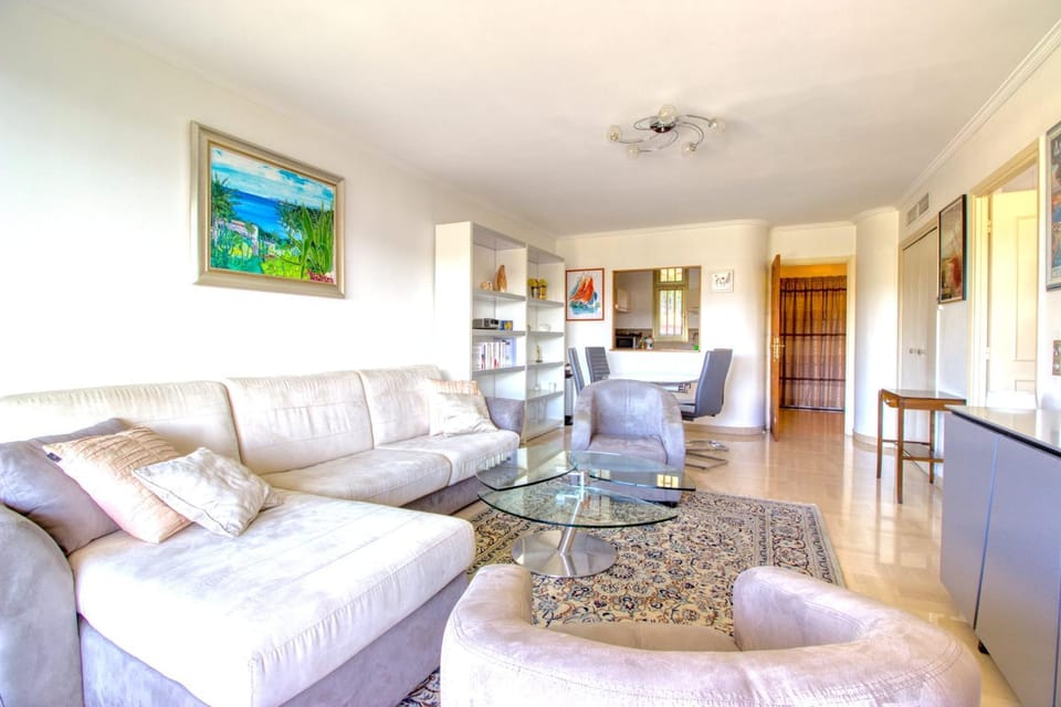 Antibes 4 people - Swimming pool and Tennis - Garage Apartment in Antibes