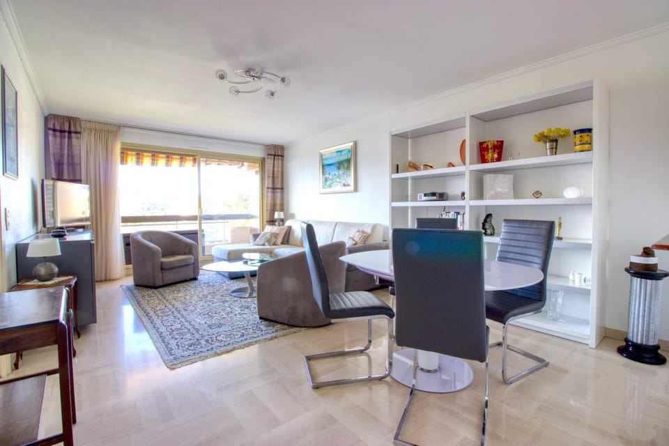 Antibes 4 people - Swimming pool and Tennis - Garage Apartment in Antibes