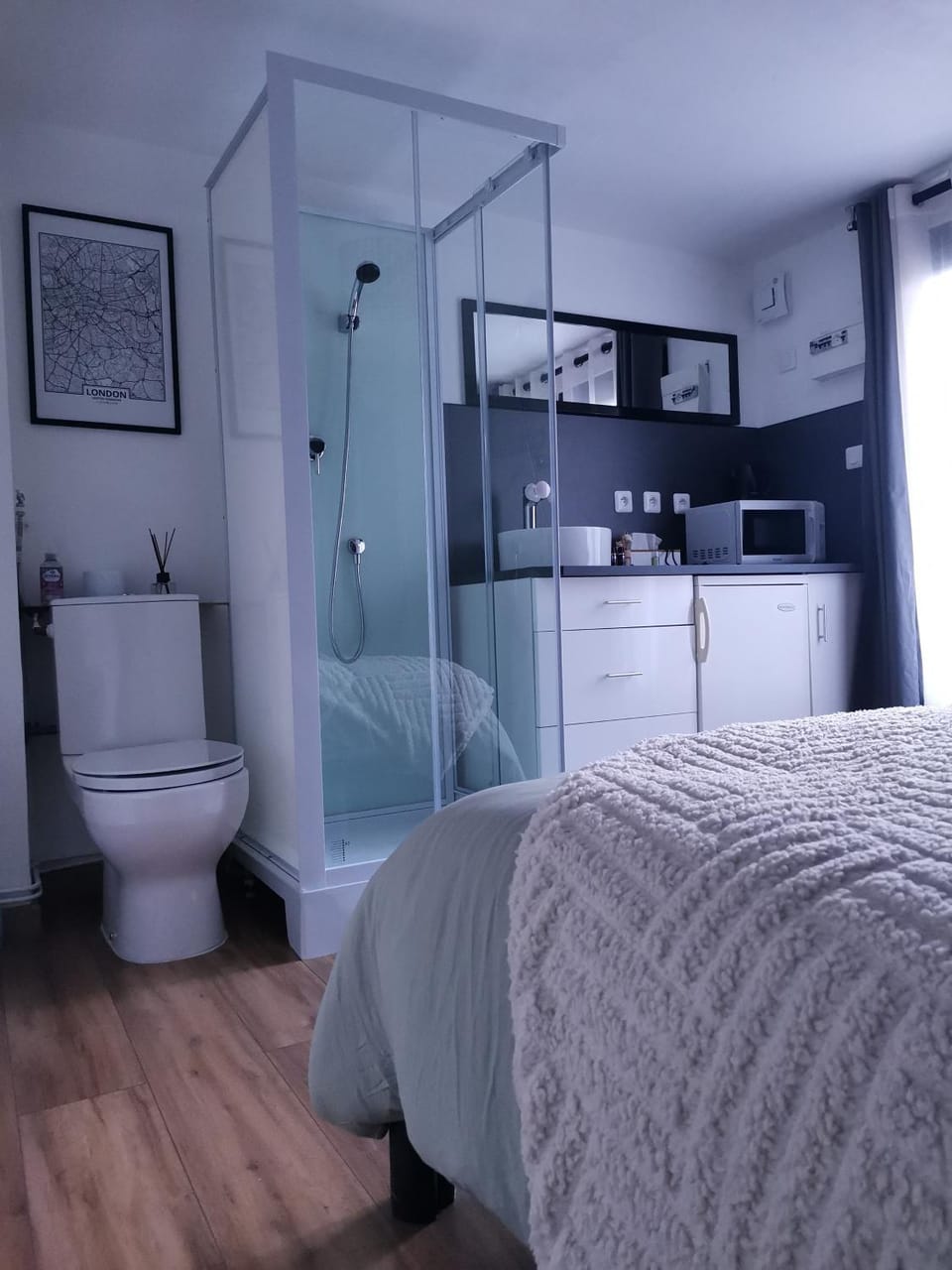 Cazama-Chambre indépendante Vacation rental in Angers