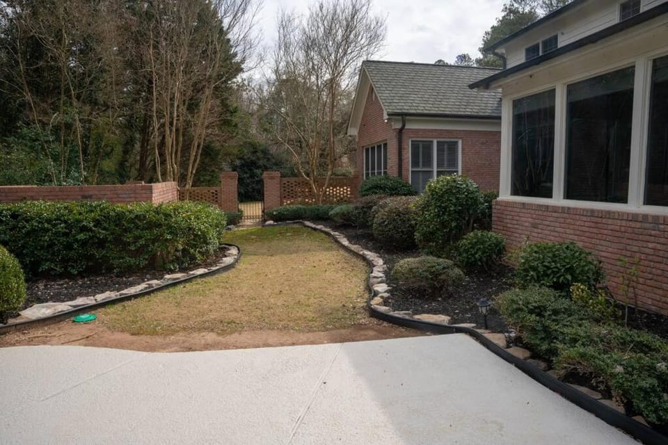 Lakefront Retreat w/ Guest House House in LaGrange