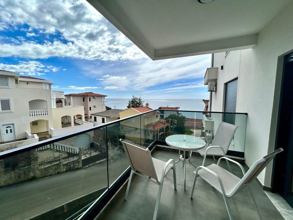 Day, Natural landscape, Balcony/Terrace, Sea view