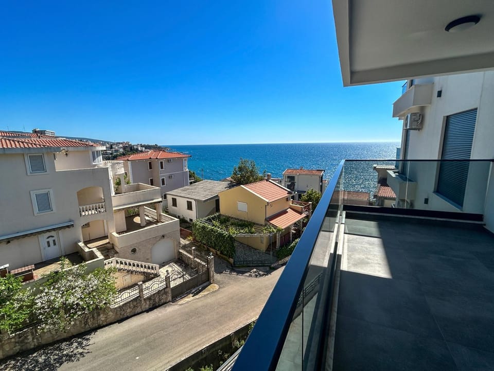 Natural landscape, Balcony/Terrace, Sea view
