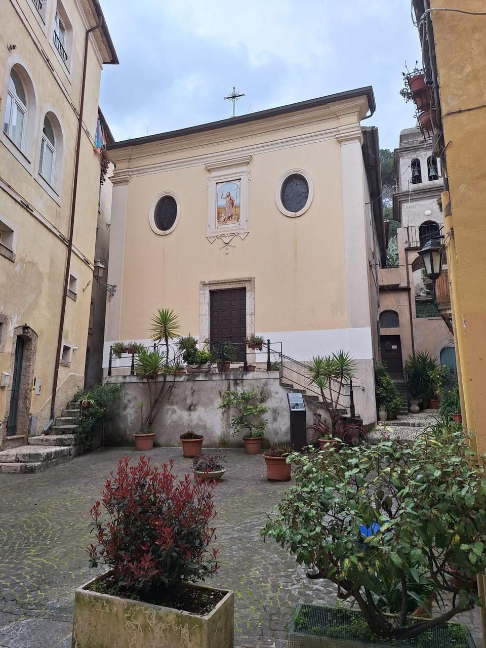 Nearby landmark, Place of worship