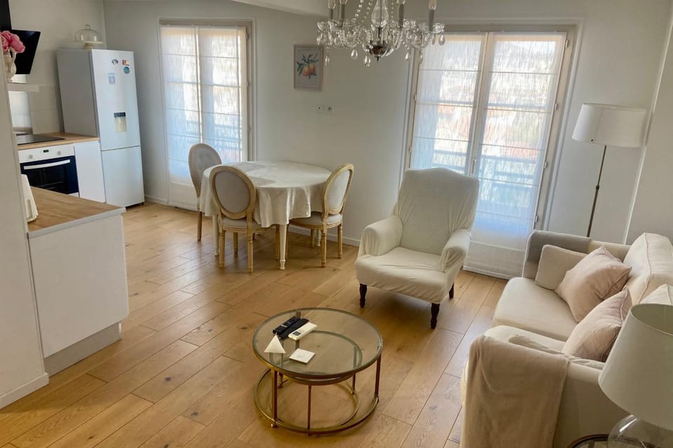 Beautiful view Walking distance from the center Apartment in Nice