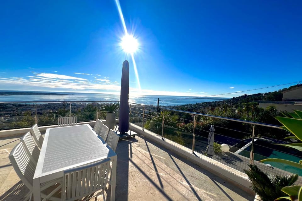 Vallauris Sea View - Villa - 8 people - Swimming pool Villa in Antibes