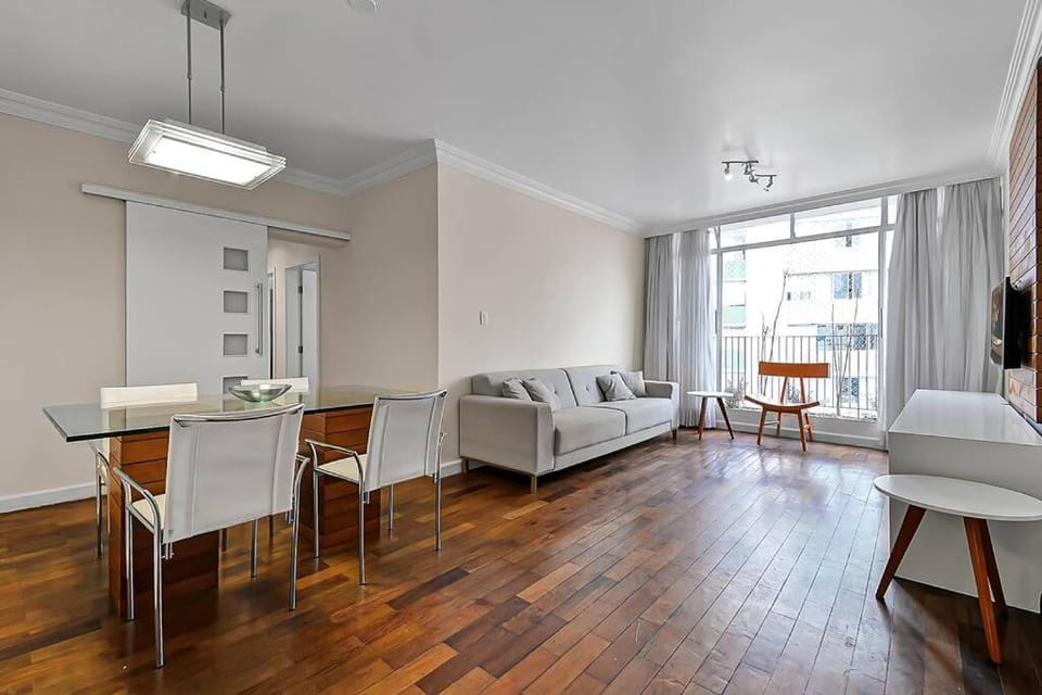 Bed, Living room, Photo of the whole room, Seating area, Dining area, Bedroom