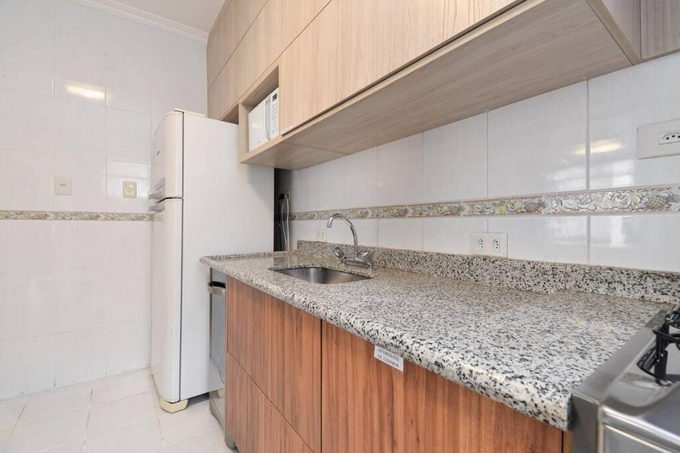 Kitchen or kitchenette, dishwasher, minibar, stove