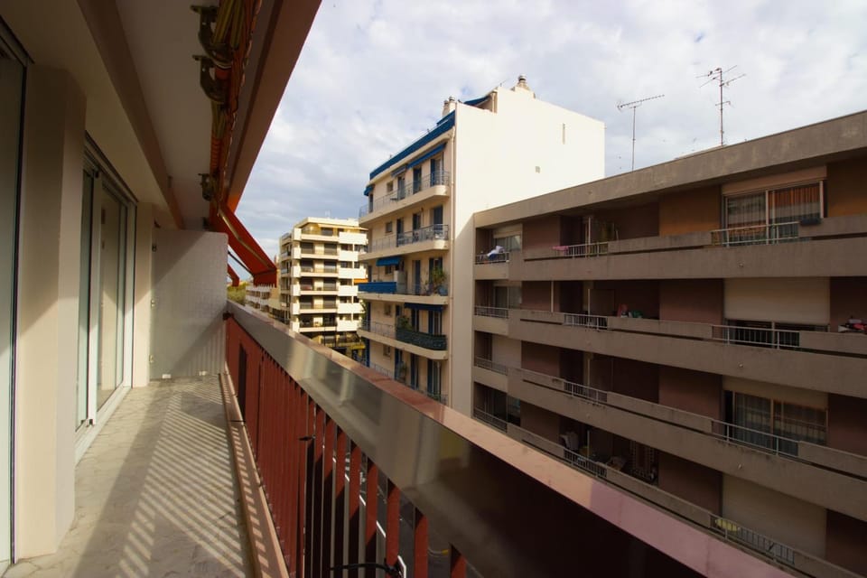 Antibes City Center - 4 People - Garage Apartment in Antibes