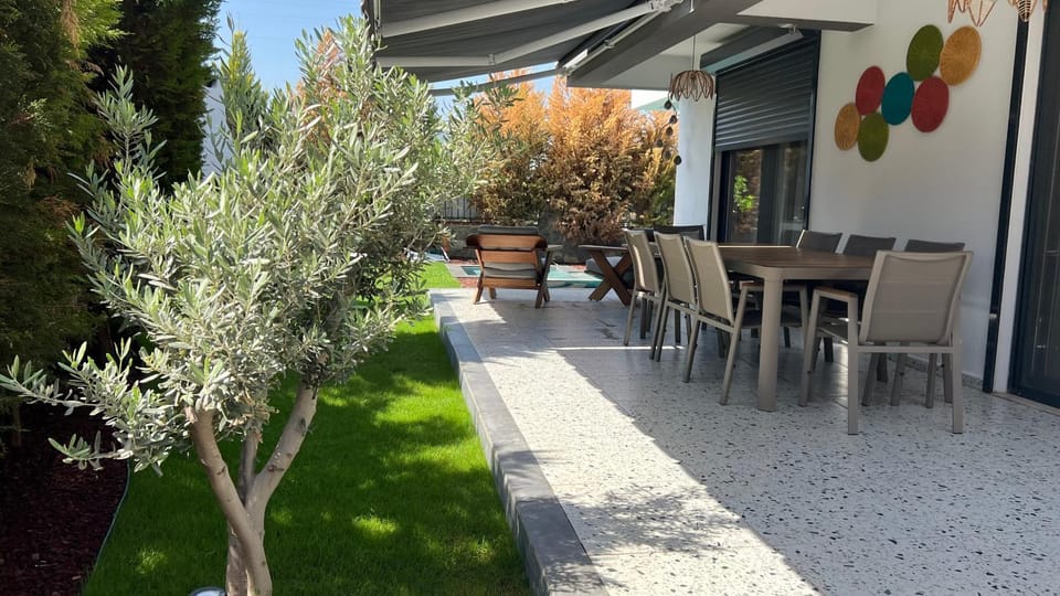 Patio, Garden, Garden view