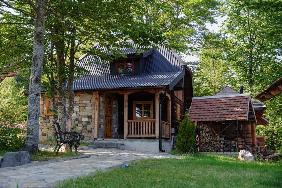 Brvnara Iverak House in Zlatibor District, Serbia