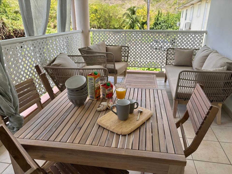 Patio, Breakfast