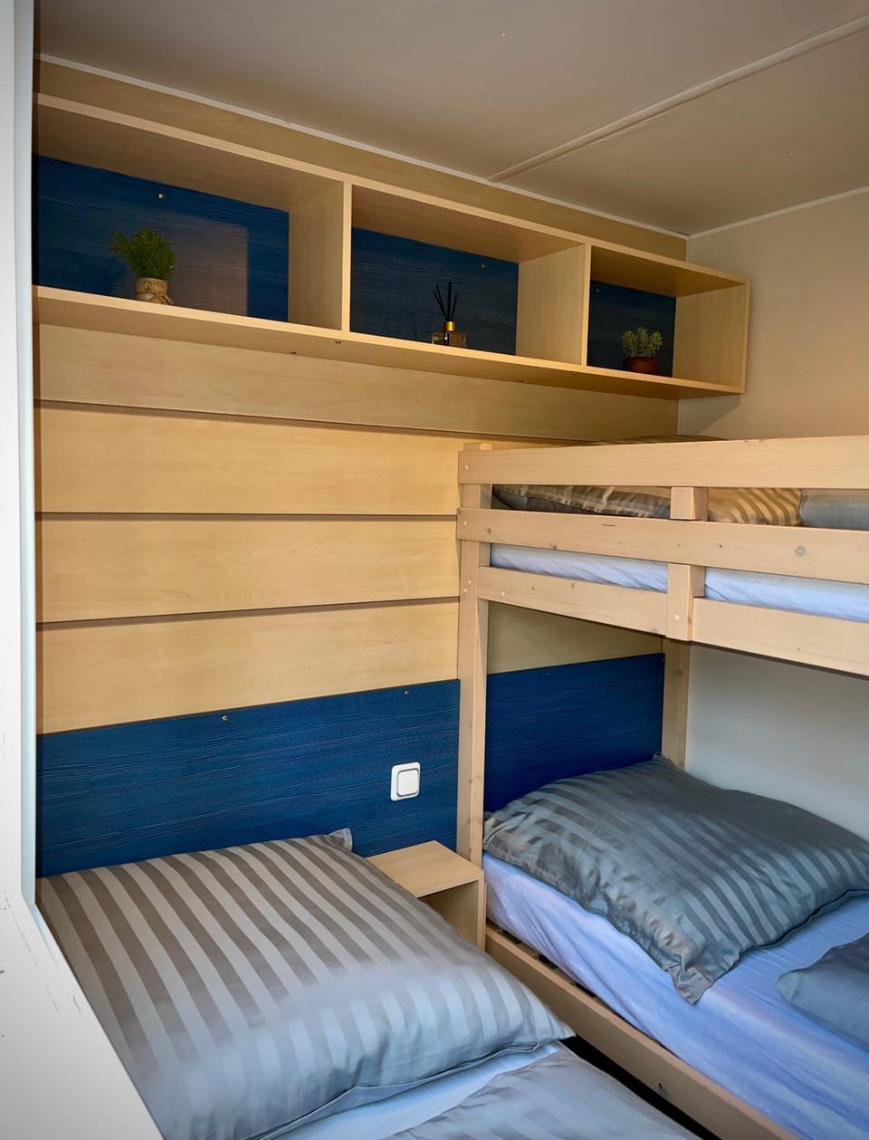 Bed, Bedroom, bunk bed