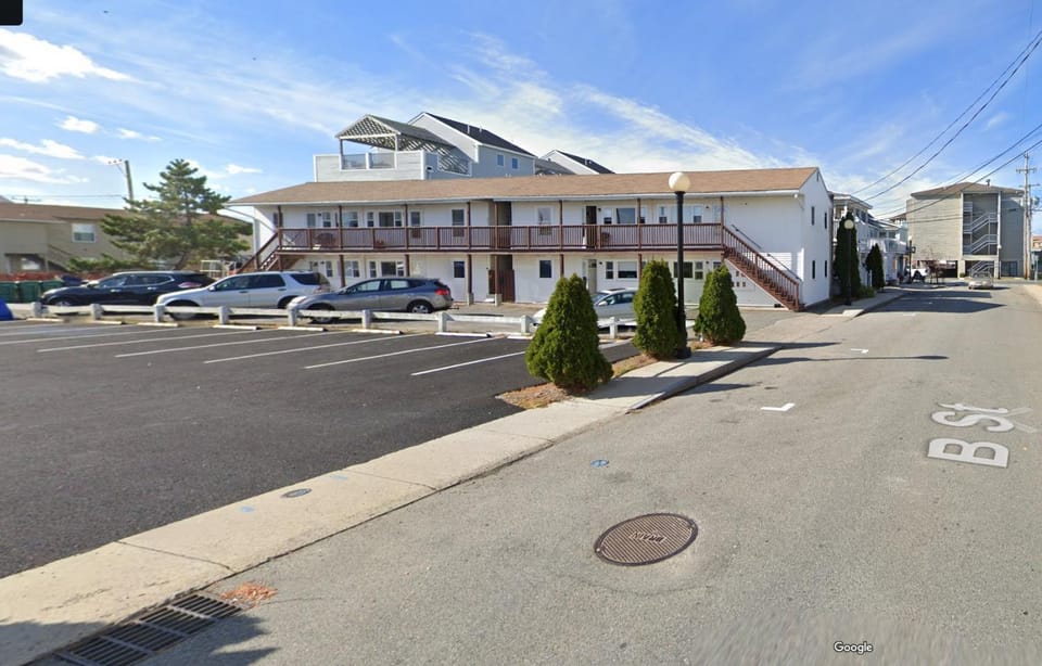 Property building, Street view, Location
