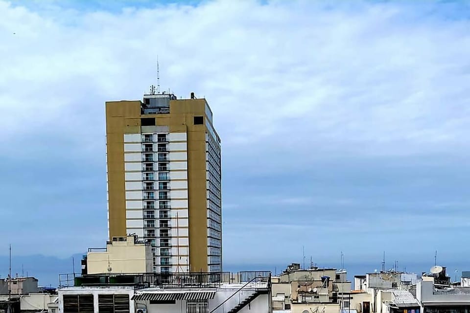 Apartamento espetacular 2 quadras do mar de Copacabana Apartment in Rio de Janeiro