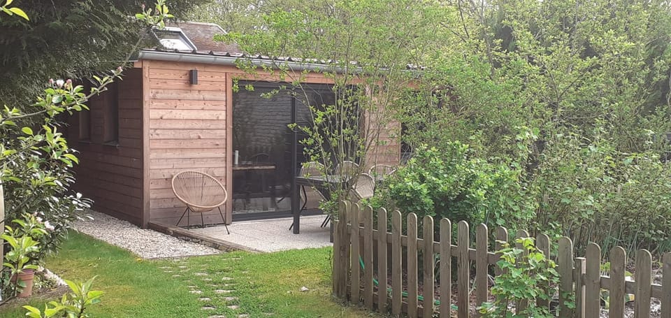 Property building, Spring, Day, Garden, Garden view