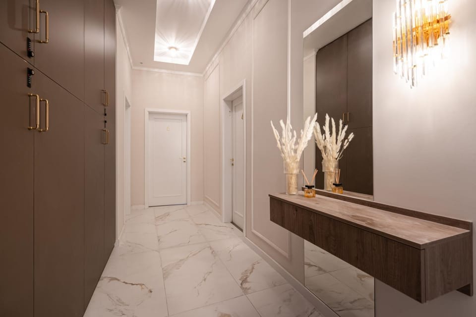 Shower, Facade/entrance, Bathroom, Decorative detail, internet
